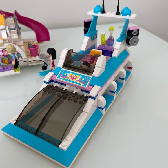 Legos Dolphin Cruiser - Picture 10 of 13